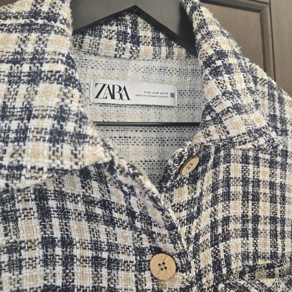 Zara Tweed Plaid Cropped Jacket Button Up Collared Navy Cream Frayed Hem Small‎ - Picture 2 of 16